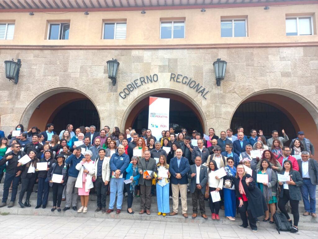 PROGRAMA RED COOPERATIVA COQUIMBO CERTIFICA A PROFESIONALES DE COOPSESAL Y MIEMBROS DE LA UNIÓN COMUNAL DE APR DE SALAMANCA